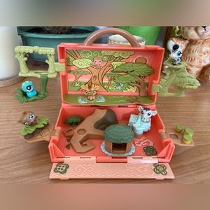 LPS Littlest Pet Shop Teensiest Tiniest Pets on Safari ! Play set 2 extra pets!